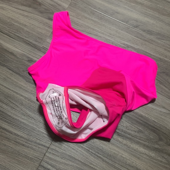 Bathing suite - Picture 2 of 5